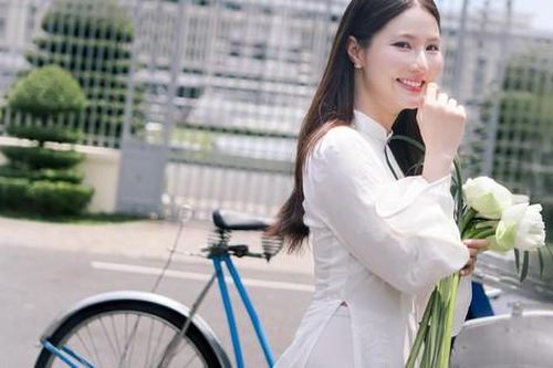 Diễm My diện áo dài trắng tinh khôi, nhan sắc 'gái một con' gây ngỡ ngàng