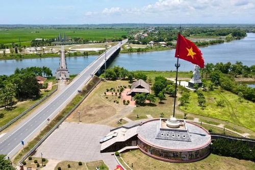 Những cuộc chiến 'không tiếng súng' và chuyện người may cờ Tổ quốc ở vĩ tuyến 17