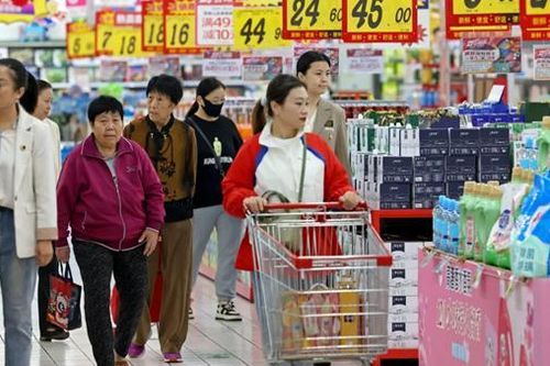 Trung Quốc chuyển hướng nội địa, giải cứu hàng xuất khẩu