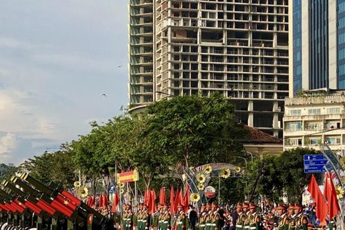 Thể hiện lòng yêu nước đúng cách