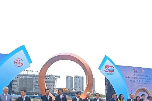 Khánh thành công trình biểu tượng hữu nghị quốc tế