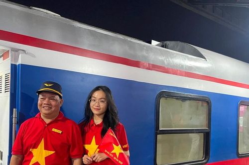 Đường sắt Việt Nam chạy 2 đoàn tàu mang tên 'Thống nhất'