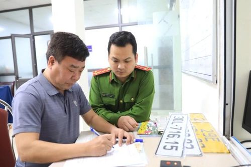 Thực hiện thủ tục hành chính tại công an cấp xã - người dân được hưởng lợi