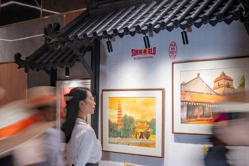Đến núi Bà Đen tìm bình yên với triển lãm tranh 'Về Ngộ'