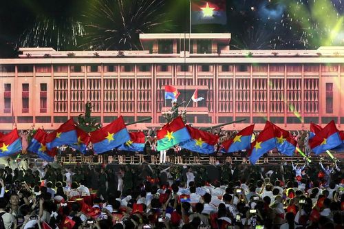 Tổng Bí thư Tô Lâm dự chương trình nghệ thuật 'Mùa xuân thống nhất' tại TP.HCM