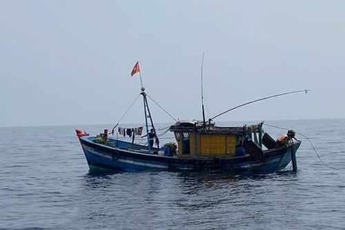 Biên phòng Quảng Trị xử lý 2 tàu cá vi phạm IUU