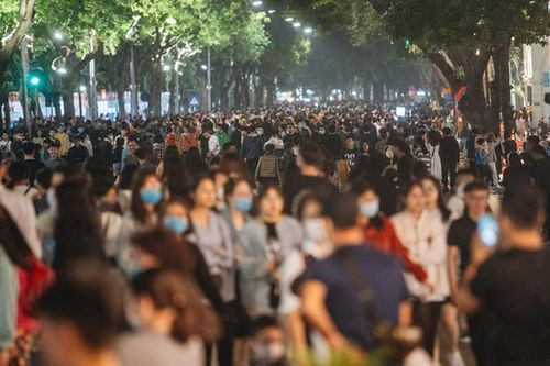 Hướng dẫn người dân bảo vệ sức khỏe khi tham gia sự kiện đông người