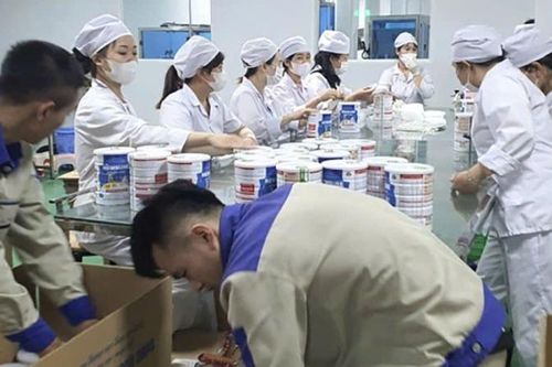 Khởi tố thêm 4 bị can trong vụ án sản xuất, buôn bán, tiêu thụ sữa bột giả