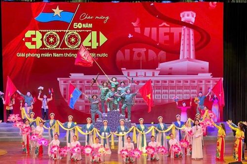 Ninh Bình 'tăng tốc bứt phá' cùng cả nước viết tiếp trang sử mới của dân tộc