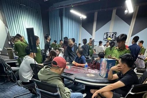 Bình Dương: Triệt phá tụ điểm đánh bạc núp bóng câu lạc bộ Poker