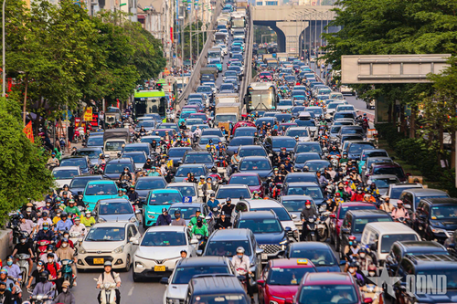 Người dân chen chúc rời Thủ đô