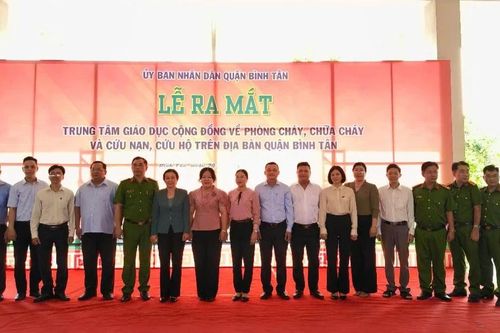 Quận đầu tiên ở TPHCM có trung tâm dạy người dân thoát khỏi 'bà hỏa'