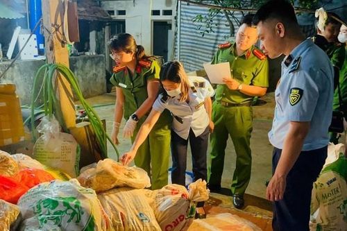 Chặn đứng hơn 10 tấn nội tạng bò bẩn ra thị trường Hà Nội