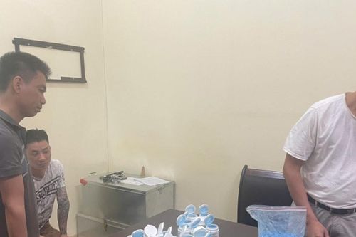 Hơn 4,2kg ma túy ngụy trang trong hộp thực phẩm chức năng bị phát hiện tại sân bay Nội Bài