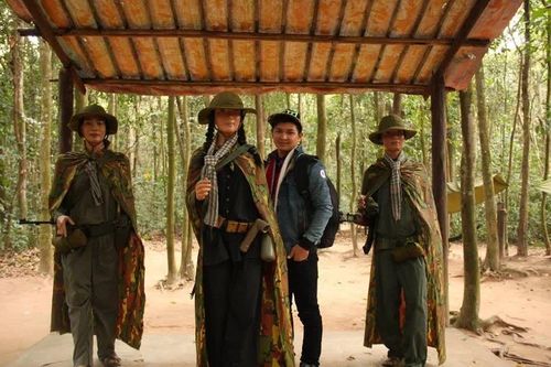 Trào dâng ký ức hào hùng, niềm tự hào dân tộc khi trải nghiệm những 'địa chỉ đỏ'
