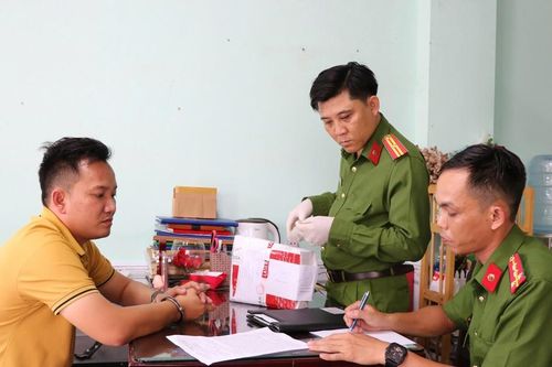 Bắt quả tang đối tượng vận chuyển trái phép khoảng 1kg chất ma túy