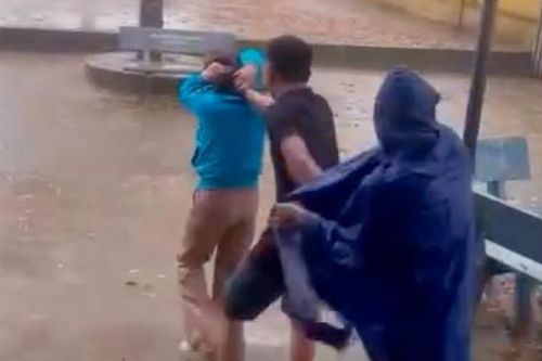 Xác minh thông tin nam phụ huynh xông vào trường hành hung nữ giáo viên tiểu học