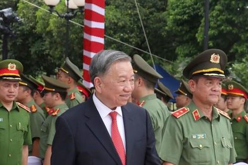 Tổng Bí thư Tô Lâm dự lễ khánh thành Tượng đài 'Vì bình yên cuộc sống' ở TPHCM