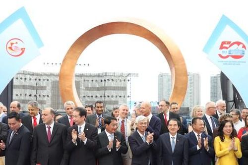 TPHCM ra mắt biểu tượng hữu nghị quốc tế tại công viên Bến Bạch Đằng