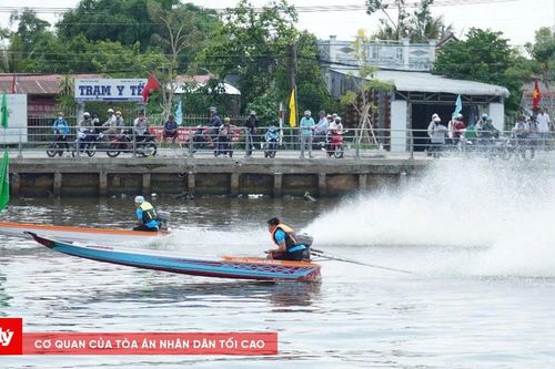Sôi nổi giải đua vỏ máy composite tỉnh Cà Mau mở rộng
