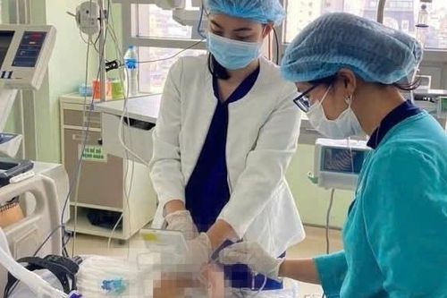 Nguyên nhân bất ngờ khiến người đàn ông đang ăn cỗ phải đi cấp cứu