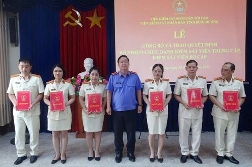 VKSND tỉnh Bình Dương công bố và trao Quyết định bổ nhiệm Kiểm sát viên