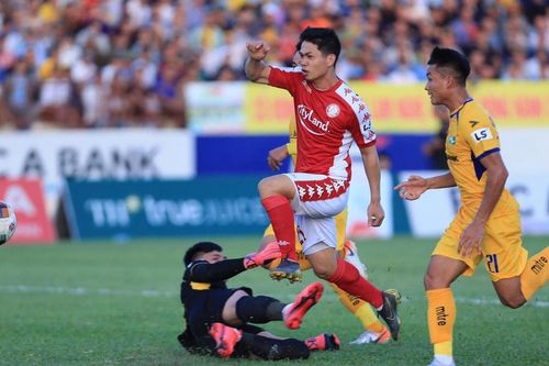 Công Phượng đi vào lịch sử bóng đá Việt Nam với kỷ lục chưa từng có; Thắng hoành tráng 5-1, Liverpool vô địch Ngoại hạng Anh