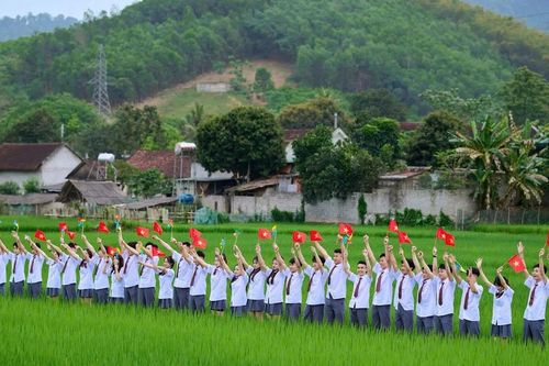 Những ngôi trường vùng cao xứ Nghệ tự hào kỷ niệm ngày lễ trọng đại của đất nước