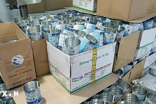 Khởi tố 4 bị can 'chạy án' trong vụ sản xuất, buôn bán sữa bột giả