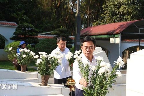 Tháng Tư rực rỡ cờ hoa và lòng biết ơn ở Ngã ba Đồng Lộc