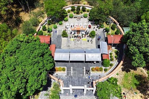 Tháng Tư rực rỡ cờ hoa và lòng biết ơn ở Ngã ba Đồng Lộc