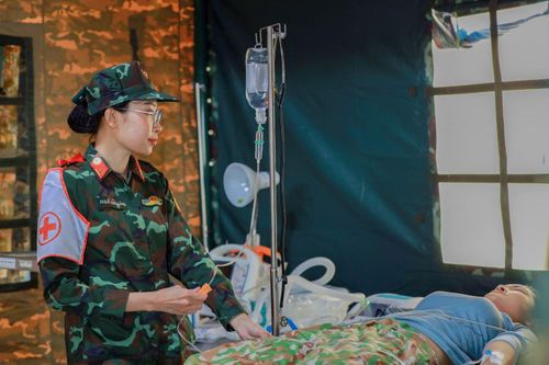 Những bác sĩ 'mang quân hàm' lặng lẽ phục vụ Đại lễ 30/4
