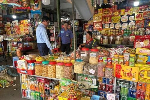 Giám sát thị trường hàng hóa trong dịp Lễ 30/4 và Quốc tế Lao động 1/5