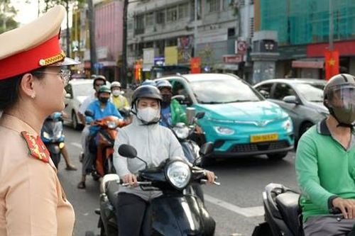 Phụ nữ Công an TPHCM góp sức bảo vệ an ninh, an toàn Lễ kỷ niệm 30/4