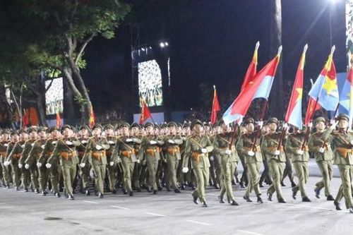 Kinh nghiệm săn vị trí 'vàng' xem diễu binh, diễu hành 30/4