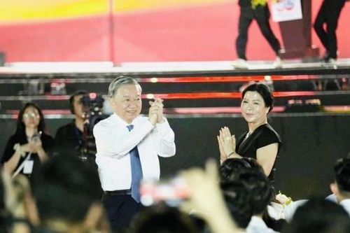 Lãnh đạo Đảng, Nhà nước dự chương trình Mùa xuân thống nhất