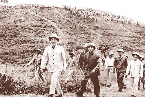 Thầy và trò - hai đồng chí, hai vĩ nhân huyền thoại