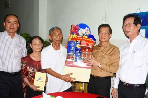 Ân tình cách mạng, nghĩa nặng non sông