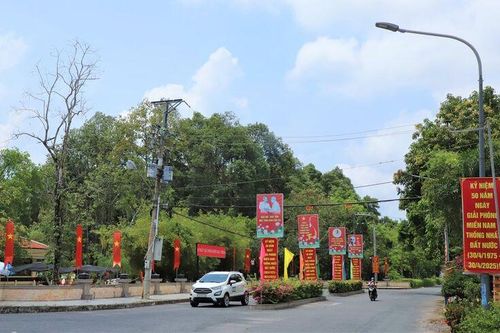 Khúc ca đổi mới trên quê hương Bác Tôn