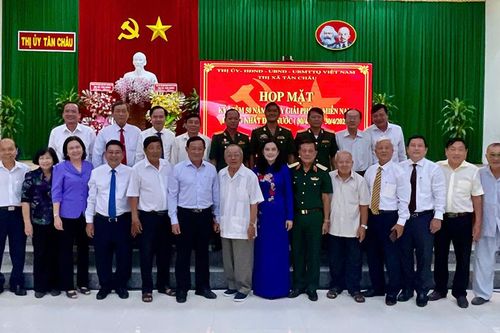 Tân Châu họp mặt kỷ niệm 50 năm Ngày Giải phóng miền Nam, thống nhất đất nước