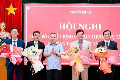 Công bố quyết định hợp nhất Báo Gia Lai và Đài Phát thanh-Truyền hình tỉnh thành Báo Gia Lai