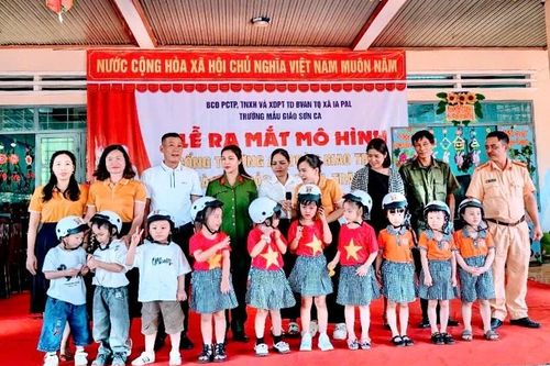 Ra mắt mô hình 'Cổng trường an toàn giao thông'