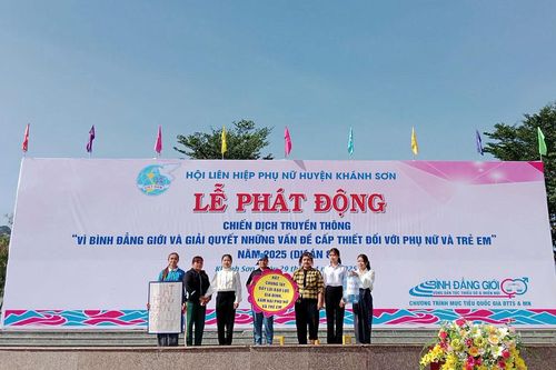 Hội Liên hiệp Phụ nữ huyện Khánh Sơn phát động Chiến dịch truyền thông vì bình đẳng giới