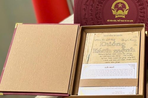 Xuất bản 100 cuốn sách in nguyên bản tác phẩm 'Đường kách mệnh'