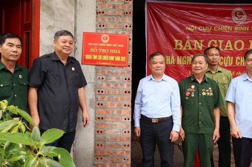 Bàn giao 4 nhà 'Nghĩa tình cựu chiến binh'