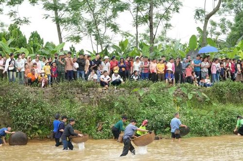 Niềm vui trải nghiệm bắt cá ở Nghĩa Đô