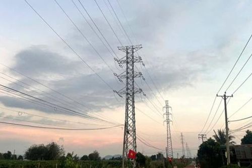 Đóng điện Công trình Cải tạo nâng tiết diện đường dây Trạm 220kV Đức Trọng - Đà Lạt 1