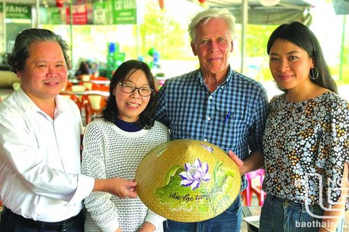 Craig Mc Namara: 'Tôi ước giá như cha tôi còn sống để xin lỗi Việt Nam'