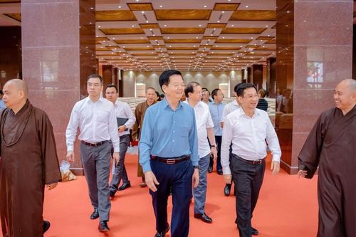 Phó Thủ tướng Chính phủ Mai Văn Chính thị sát công tác tổ chức Đại lễ Vesak Liên Hiệp Quốc 2025