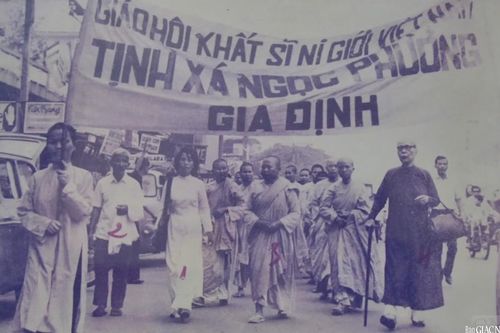 Ni trưởng Huỳnh Liên - Bóng huỳnh y giữa thời hoa lửa
